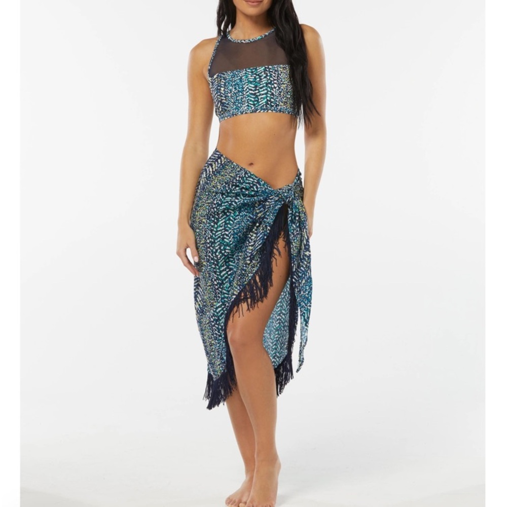 NWOT Vince camuto fringe Pareo cover up